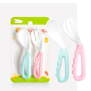 New design bpa free  Curved Handle Plastic PP baby spoon  twist  bendable  spoon