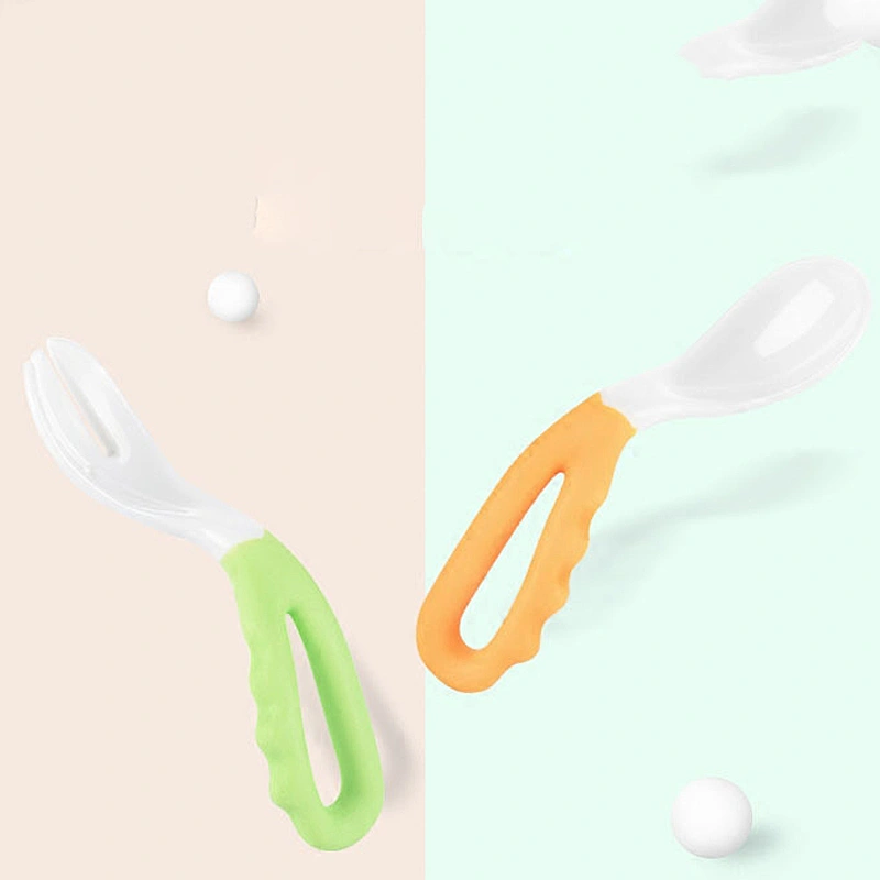 New design bpa free  Curved Handle Plastic PP baby spoon  twist  bendable  spoon
