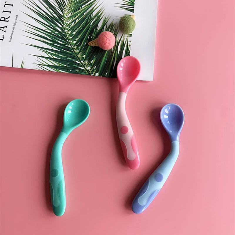 baby  love spoon  toy Sensible temperature twist spoon 3 color available package