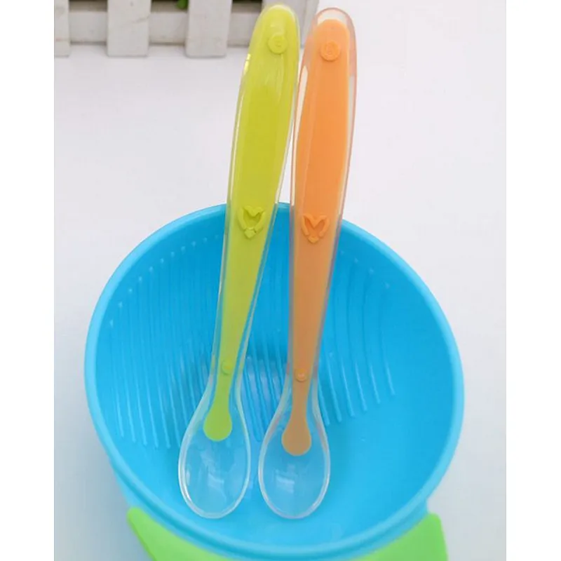 Amazon hot sale soft FDA silicone baby spoon, baby spoon feeder