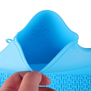 Integrated  non-slip waterproof  folding comfortable silicone shoe cover for mothers or pregnant women for walking in the rain