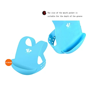 2020 BPA free waterproof foldable easy to clean durable baby silicone bib for the boys and girls for feeding