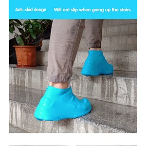 Integrated  non-slip waterproof  folding comfortable silicone shoe cover for mothers or pregnant women for walking in the rain