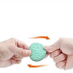 Food-grade silicone biscuit shaped teether for baby for feediing