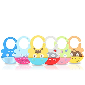 2020 OEM/ODM waterproof foldable easy to clean and carry baby bib food grade silicone for feeding