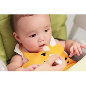 2020 waterproof FDA Soft Baby Bib Easily Clean Silicone Bibs