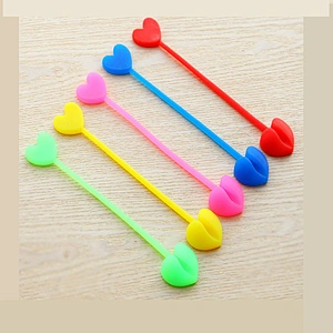 2020 Multi-functional environmentally friendly recyclable elastic heart-shaped silicone sealing clip for kitchen