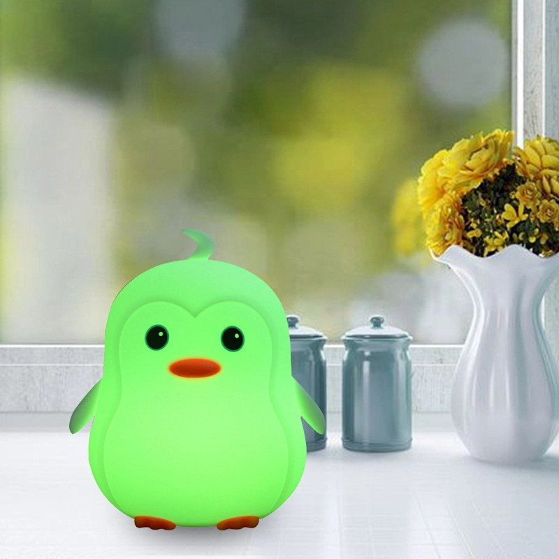 2020 Factory wholesale price cute colorful penguin silicone night light charging pat light for baby for sleeping