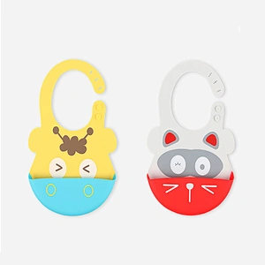 2020 OEM/ODM waterproof foldable easy to clean and carry baby bib food grade silicone for feeding