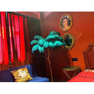 Manufacturer modern indoor lamp floor decoration simple bedroom LED feather vertical design floor lamp