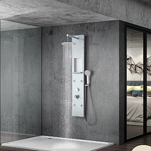 Colonne de douche à effet de pluie murale en laiton TIEMA avec fixation à main