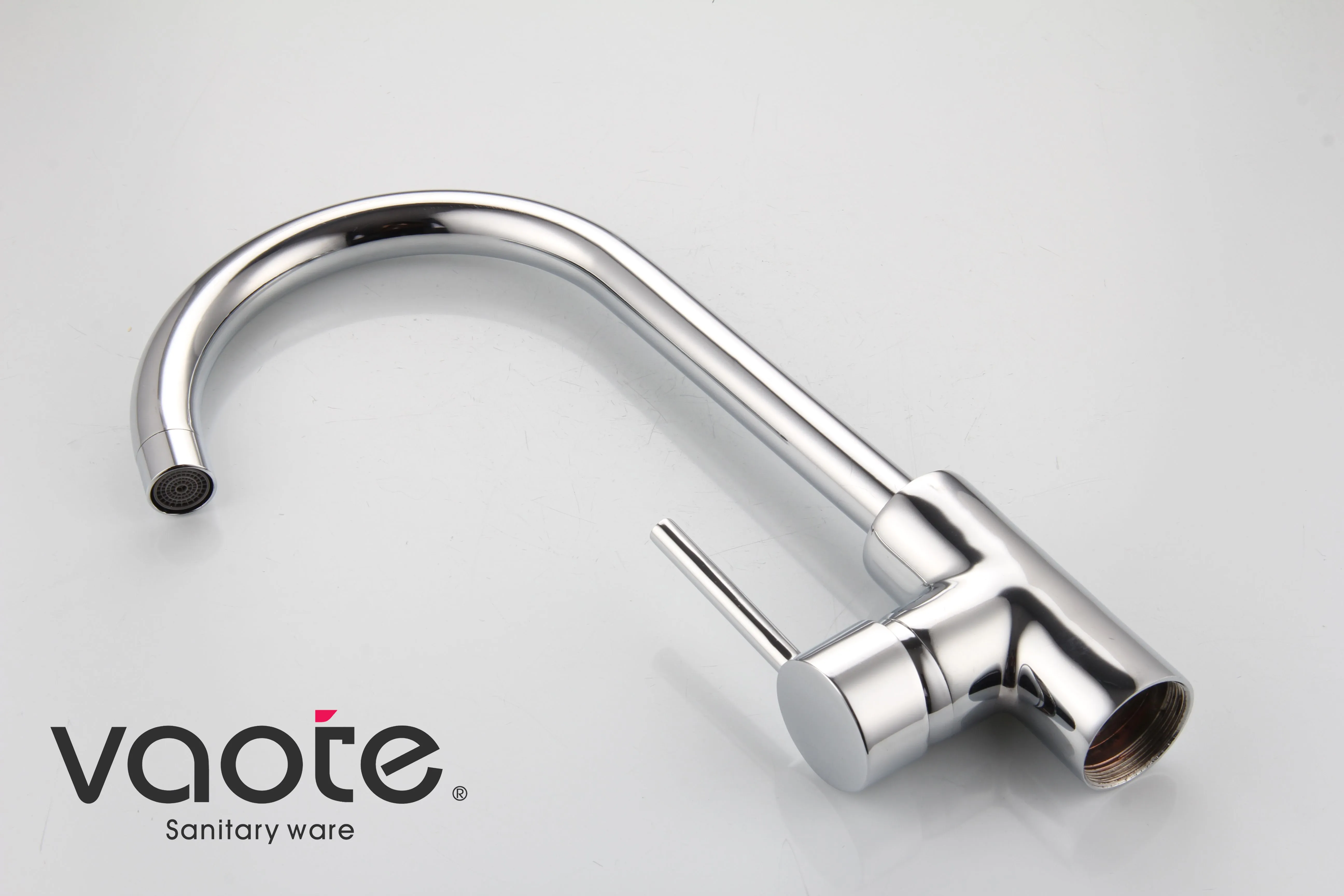 single lever deck mounted kitchen faucet