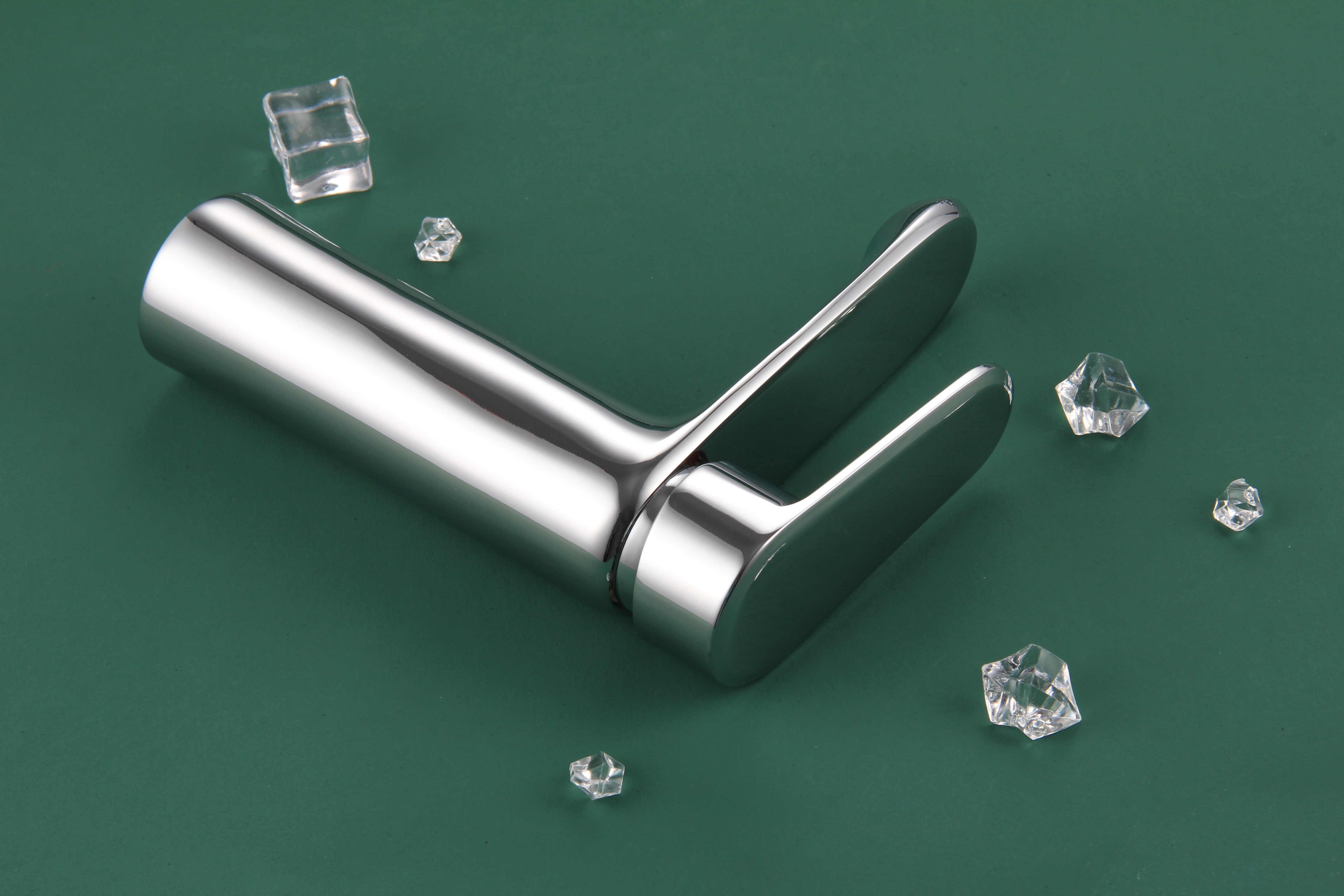 basin mixer with zinc body