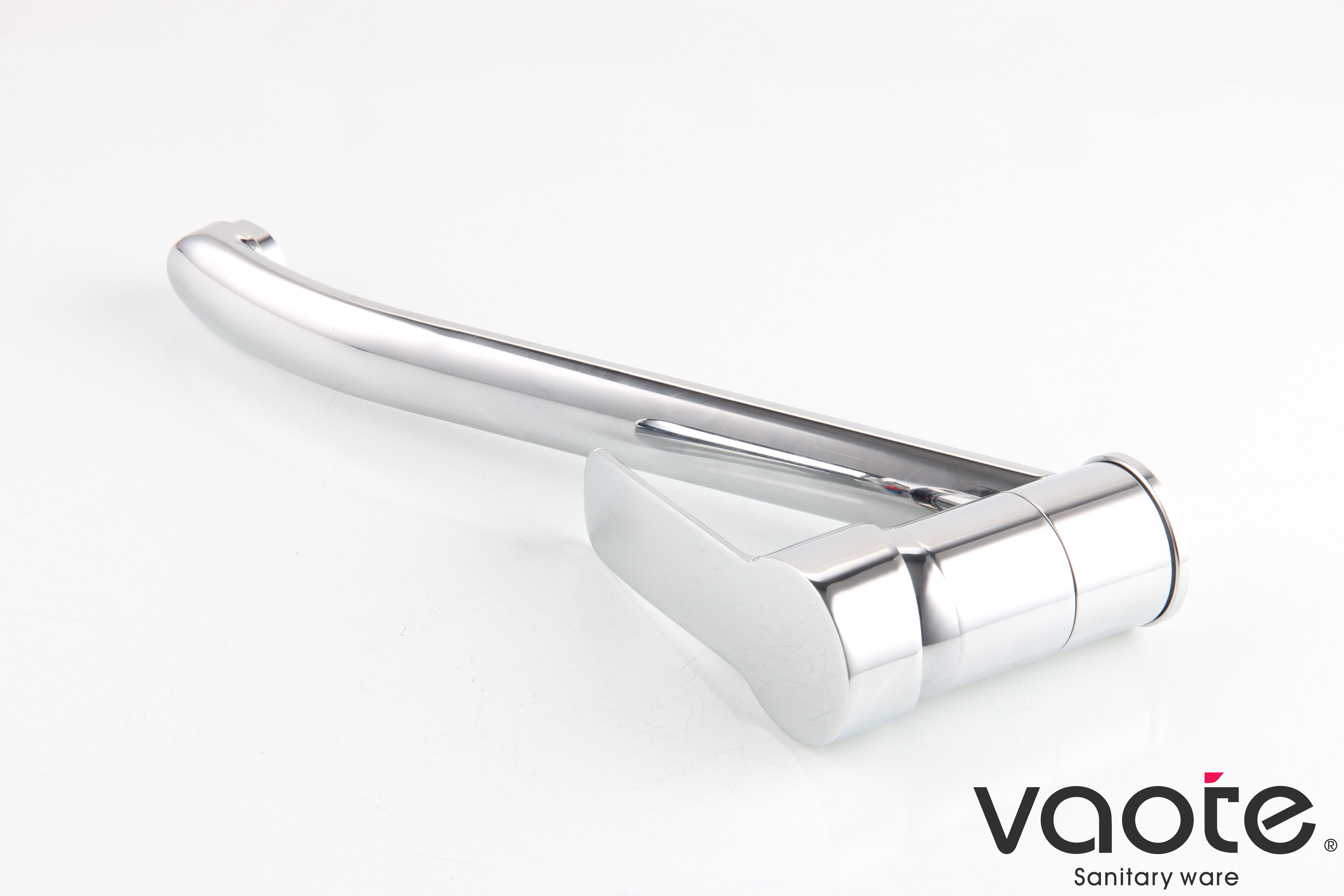 VT17105 single lever deck mounted brass body faucet kitchen mixer description