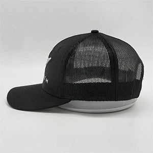 2019 Wholesale New Customized High Quality Black 3D Embroidery Logo Trucker Mesh Hat Cap