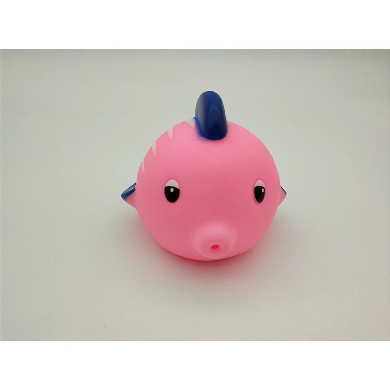 Swimming Squirt Mini Plastic Pink Fish Bath Toy