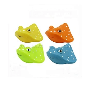 Phthalate free vinyl water squirter devil fish toy for kids
