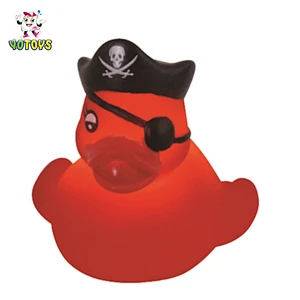 Factory Supplier Vinyl PVC Duck Promotional Bath Toy Floating Squeaky Duck Sets Flashing toy