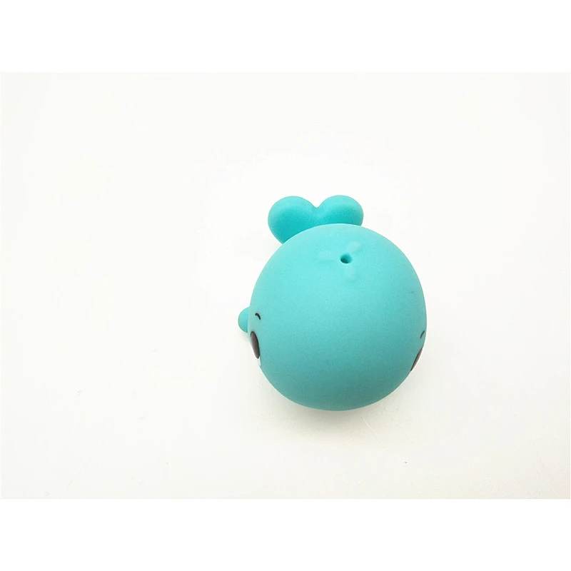 Eco-friendly squirting shale PVC bath toy for kids
