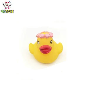 China Baby Bath Rubber Duck Wearing A Wreath Eco-friendly PVC Yellow Duck