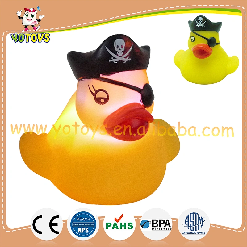 2015 flashing light up LED vinyl toy / Flashing vinyl duck in pirate shape