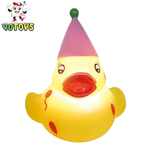 Lovely pig waterproof Led light up bath toys for kids