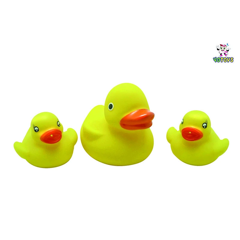 Duck family bath toy/mother with babies rubber duck