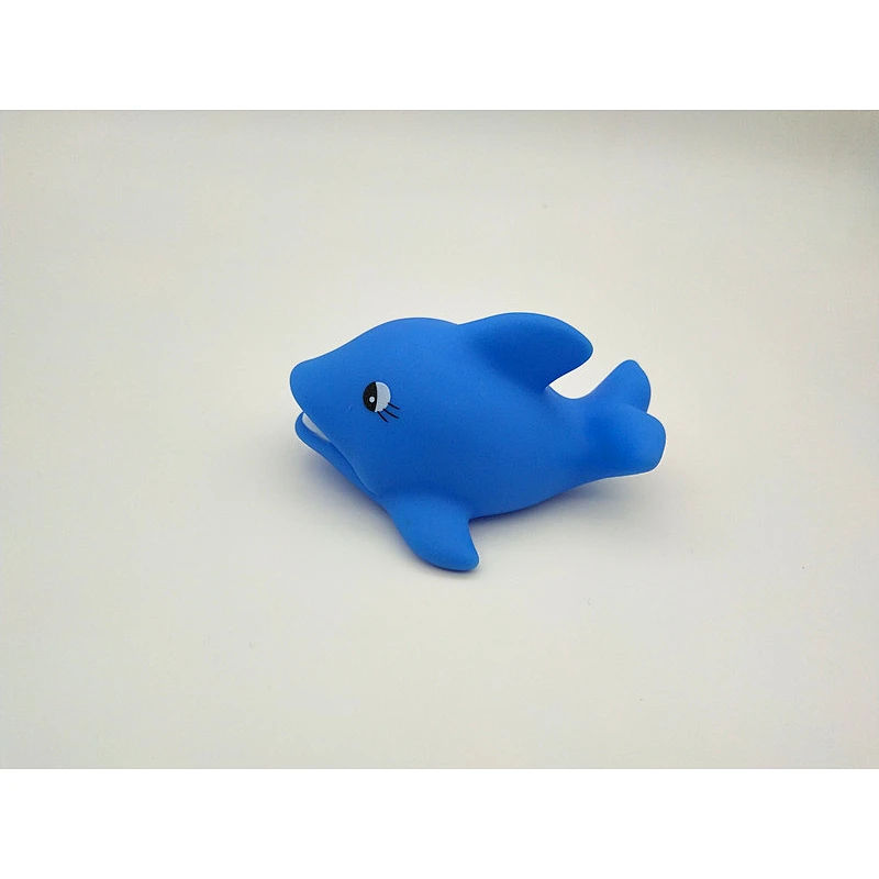 Custom Water Spraying Small Plastic Shark Toy for Baby Bath Time