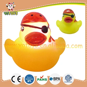 2015 flashing light up LED vinyl toy / Flashing vinyl duck in pirate shape