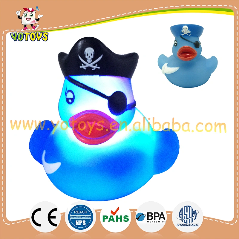 2015 flashing light up LED vinyl toy / Flashing vinyl duck in pirate shape
