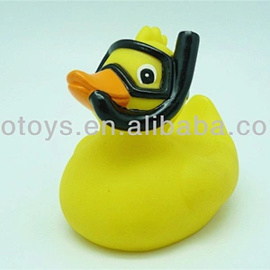 YTBD013A squeaky duck toys with glasses/bath vinyl toy/baby bath duck toys