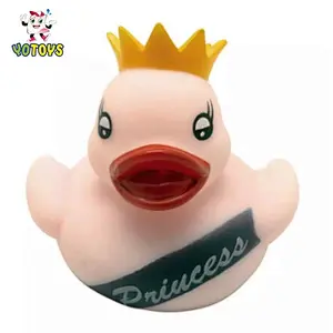 Little Princess Rubber Duck pink ducky with Crown squeak squirt light up baby Bath Toys for baby girl