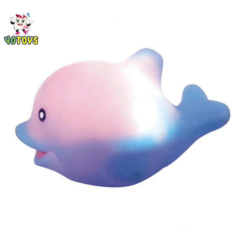 Dongguan Supplies Floating Mini Light Up Flashing Whale Dolphin Animal LED Bath Toys for Kids