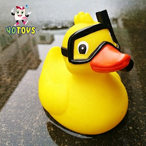 Hot sale Plastic Pvc Vinyl squeeky rubber animal figure character floating Baby Bath duck for child