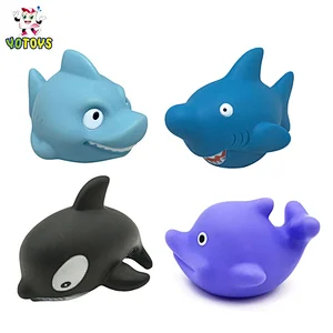 Juguetes Soft Rubber Plastic Small Shark Animal Characters Squirting Water Shower Bath Toy for Kids