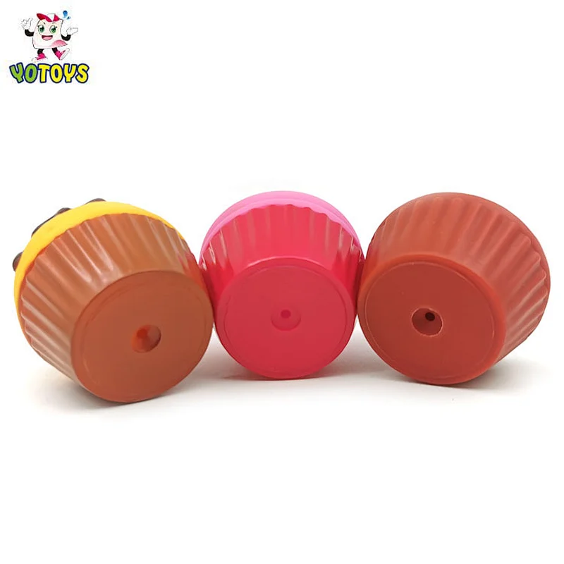 Custom Eco Friendly Vinyl PVC Plastic Simulation Cupcake Model Squeaky Bath Toy for Babies Kids