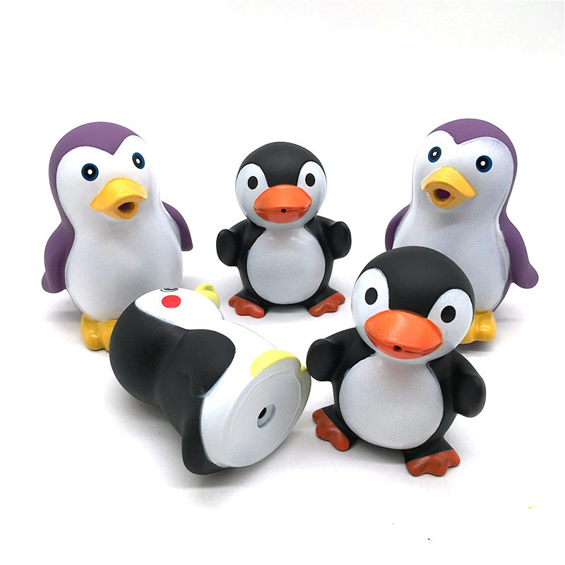 swimming pool toys Rubber animal toys penguin bathtub squirter toys