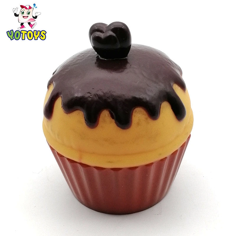 Eco-friendly Vinyl Rubber Strawberry Blueberry Cupcakes Squeaky Baby Bath Toys for Kids Girls Gift