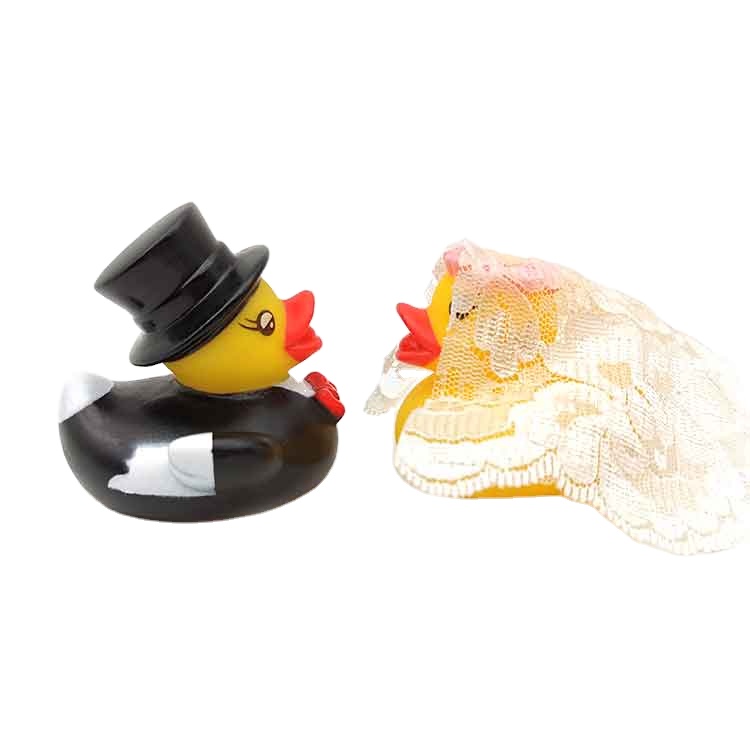 Cute Rubber Duck Juguetes Bride Groom Wedding Bath Duck Bath Toy Set for Baby Girls Shower Gifts