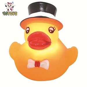 Eco Friendly Rubber PVC Small animal toys Flashing Light up Floating Duck LED Baby Bath Toys for Kids