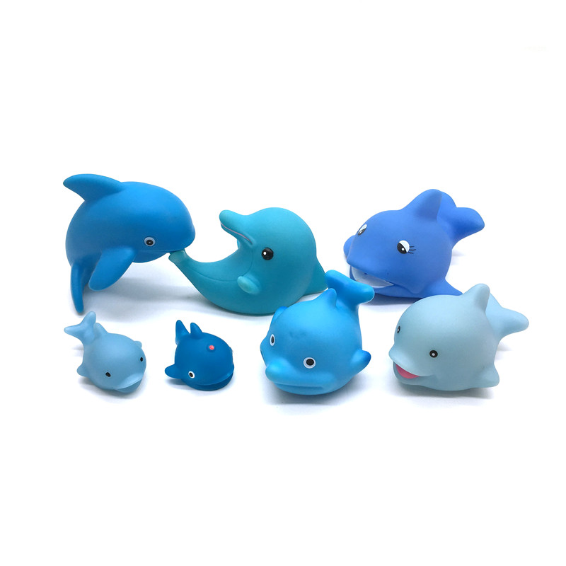 Dongguan Manufacturer Mini Blue Rubber Dolphin water squirting Bathroom bath time Toy for Children kids
