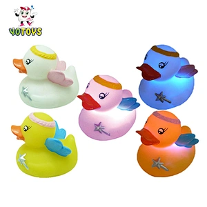 Mother Duck Baby Ducky Family Rubber Plastic Animal Pvc Duck Led Light-up Toys Set for Bathing Kids