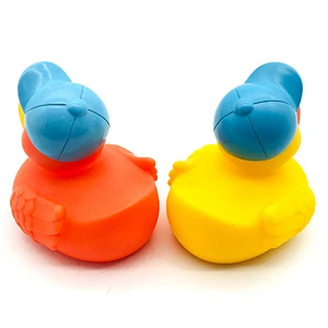 Wholesale China manufacturer rubber duck with hat baby shower water beach bath ducky toy for kids child
