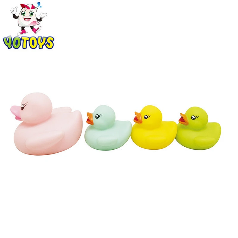 Amazon Top sale custom manufacturer Natural rubber Duck Wholesale Squeeze Bath Toy For Kids