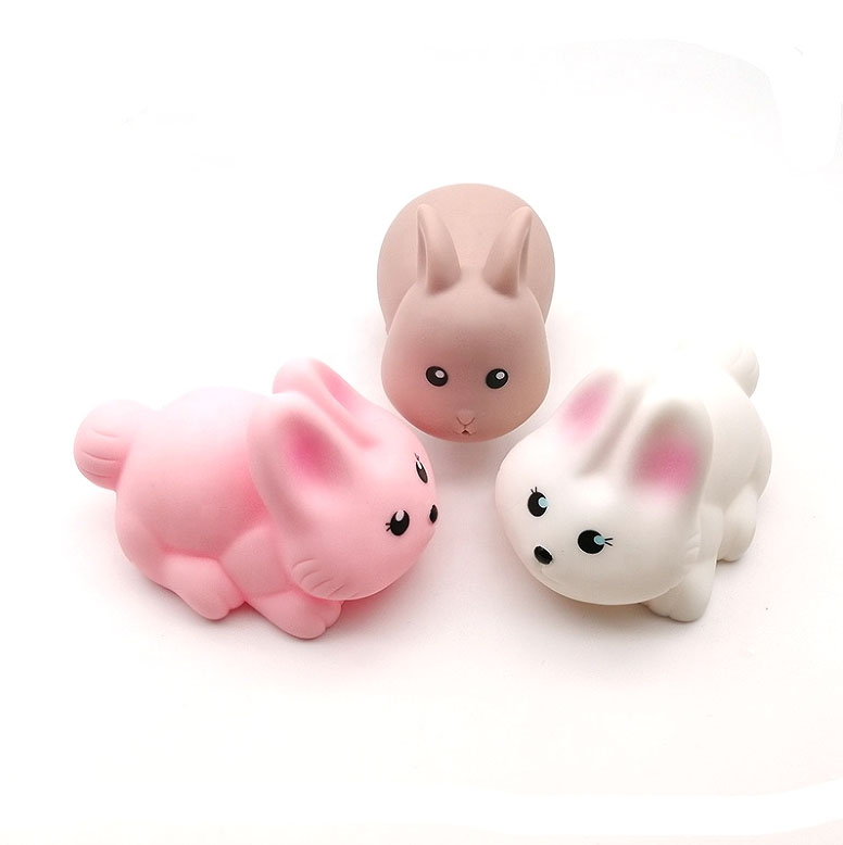 High quality BSCI factory audit cute squeaky bunny soft toy rabbit water squirter baby bath toy