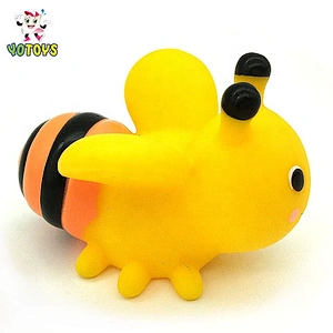 Custom Plastic Rubber Mini Yellow Honeybee Floating Baby Fountain Bath Bathroom Toys for Toddlers