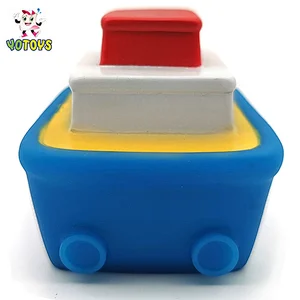 Hot selling boys mini toy ships delicate baby toy bath pirate ship swim toys for children