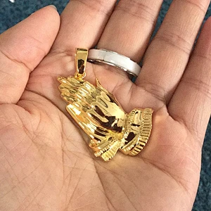 Hip hop tanishq pray hand gold pendant designs for men, gold pendant set MJHP052