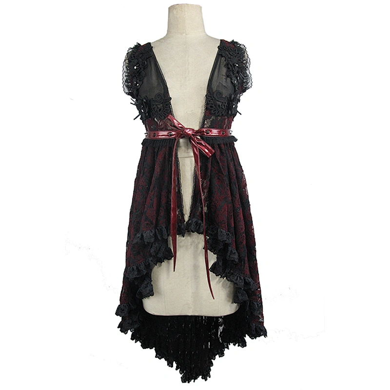 S a lolita T-shirt with front, middle and bright leather lace-up