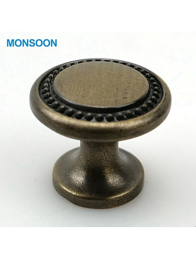 vintage knobs and pulls